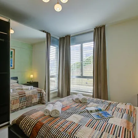 Panoramic Loft 8min Walk To Center - Happy Apartment